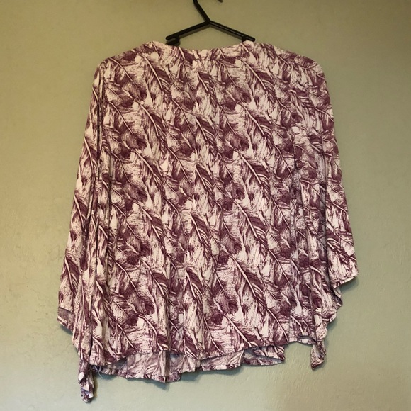 Boho Chic Feather Pattern Blouse w/ Bell Sleeves - Picture 6 of 7
